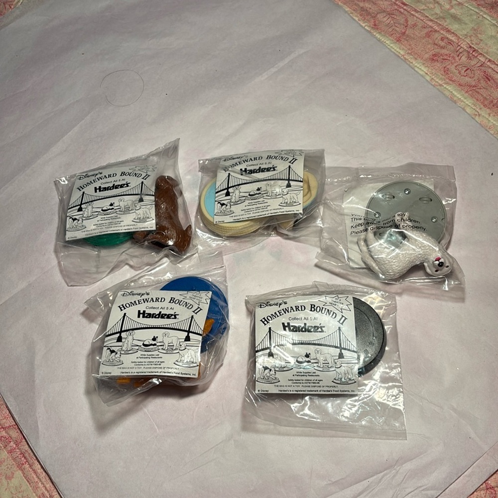Disney’s Homeward Bound II Collectible Figures Hardee’s All five